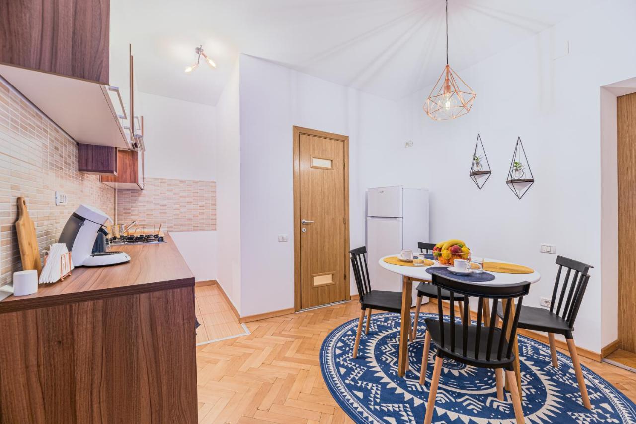 Garden Hideout - Central Apartment Brassó Kültér fotó