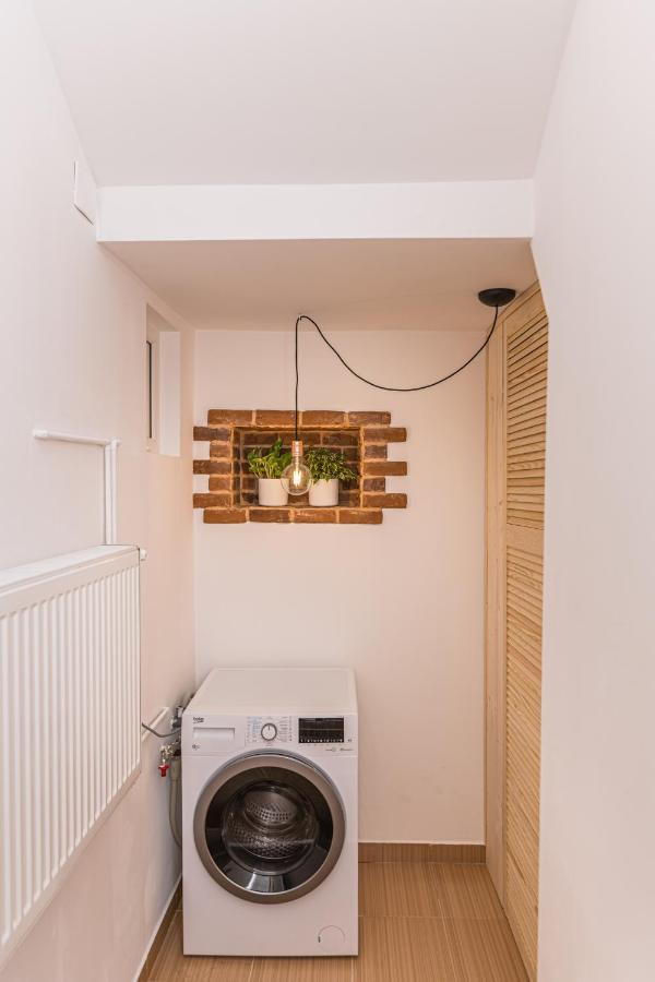 Garden Hideout - Central Apartment Brassó Kültér fotó